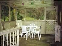 Carriage House Private Screened In Porch